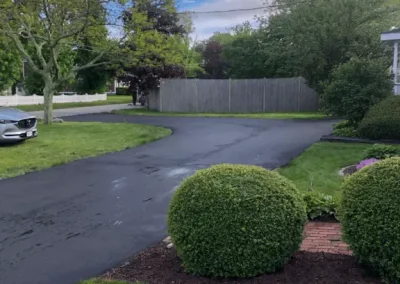 Sealcoated Horseshoe Driveway